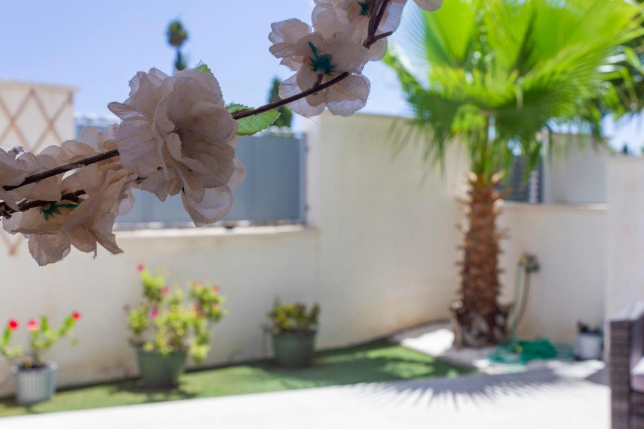 Bungalow Pink Garden Orihuela Esterno foto