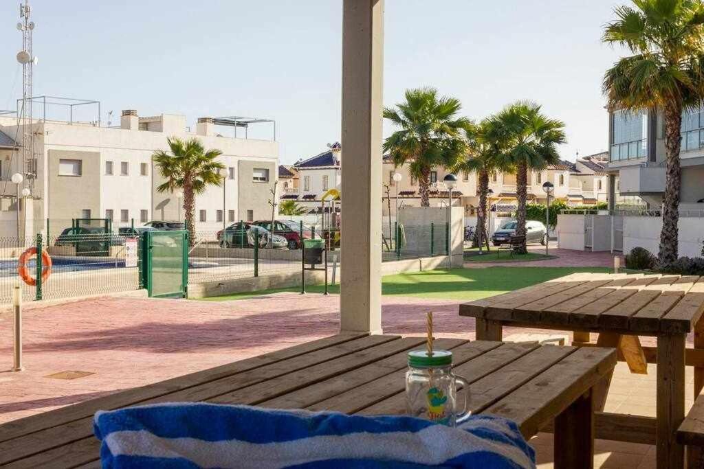 Bungalow Pink Garden Orihuela Esterno foto